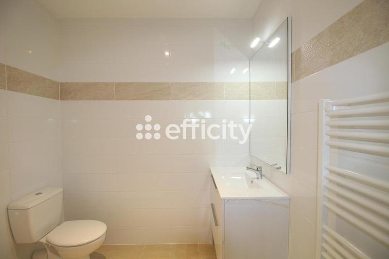 Maison en pierre - 201 m² - 5 pièces