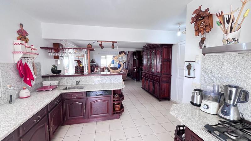 Villa - 200 m² - 6 pièces