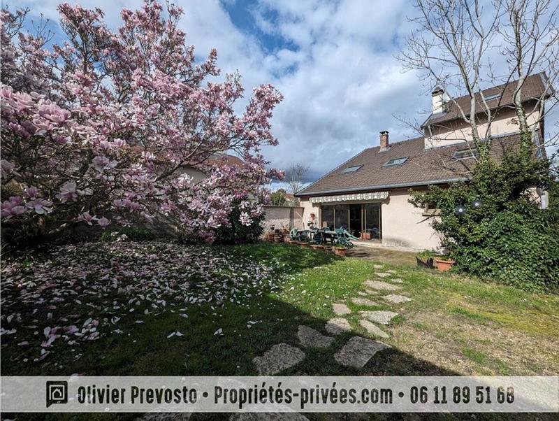 Maison - 180 m² - 8 pièces