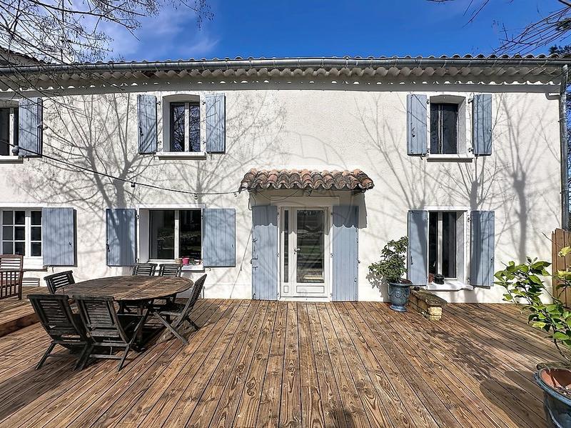 Maison - 217 m² - 9 pièces