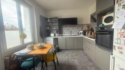 Maison - 140 m² - 6 pièces