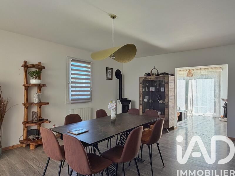 Maison - 104 m² - 4 pièces