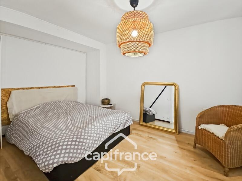 Maison de village - 300 m² - 9 pièces