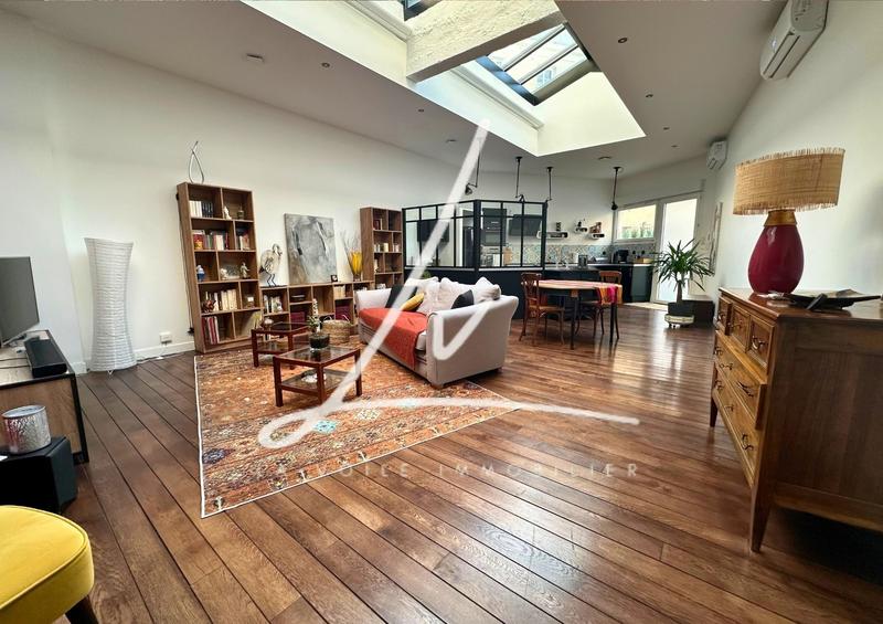Loft - 135 m² - 5 pièces