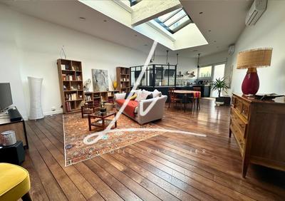 Loft - 135 m² - 5 pièces