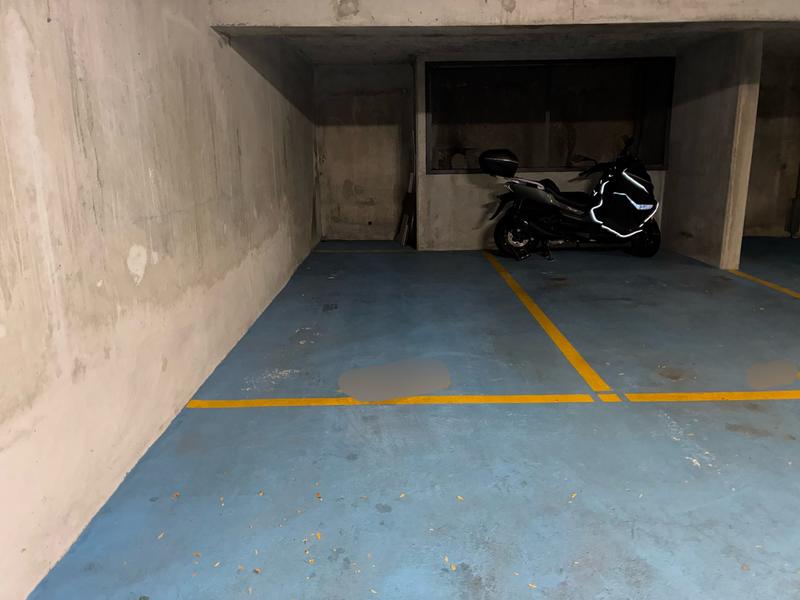 Parking / Garage - 11 m²