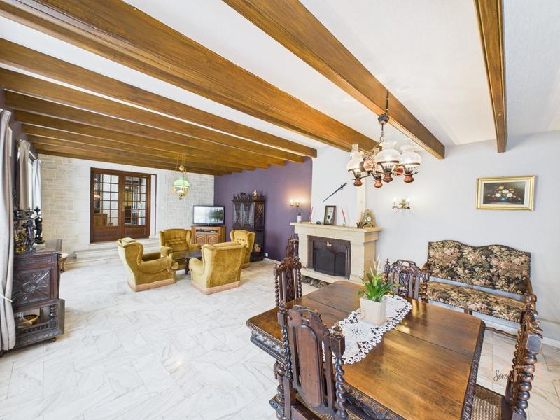 Maison - 211 m² - 8 pièces