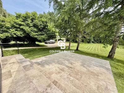 Maison - 220 m² - 7 pièces