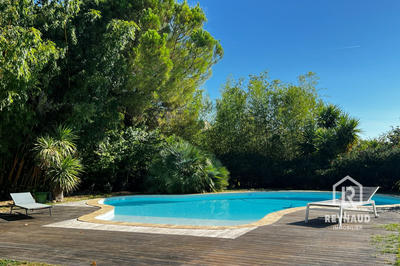 Maison - 198 m² - 7 pièces