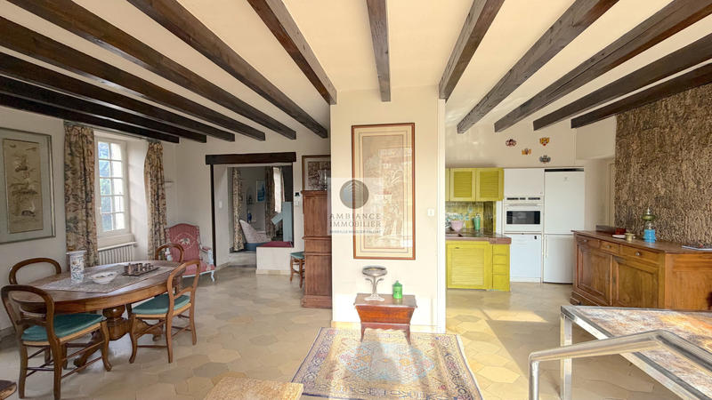 Maison - 217 m² - 7 pièces