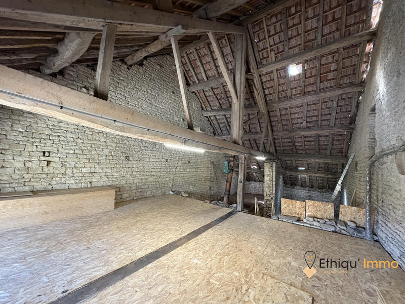 Maison ancienne - 248 m² - 8 pièces