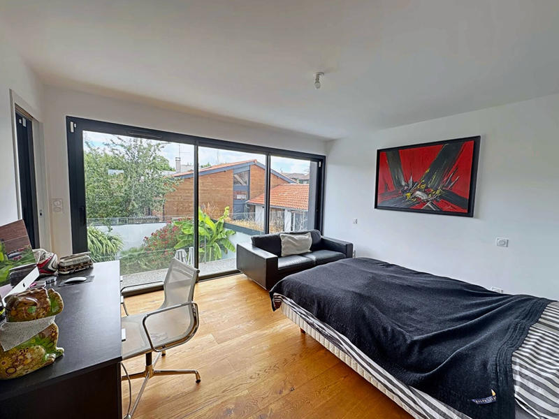 Maison - 260 m² - 5 pièces