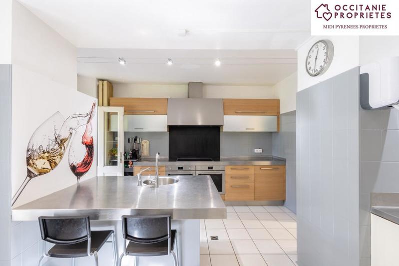 Maison de maîtres - 540 m² - 13 pièces