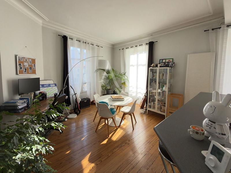 Appartement - 94 m² - 3 pièces