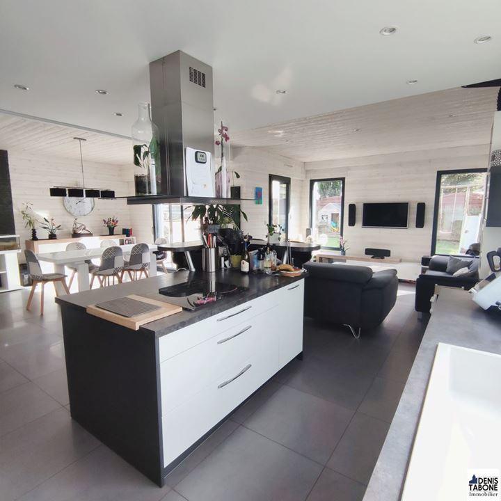 Maison traditionnelle - 154 m² - 7 pièces