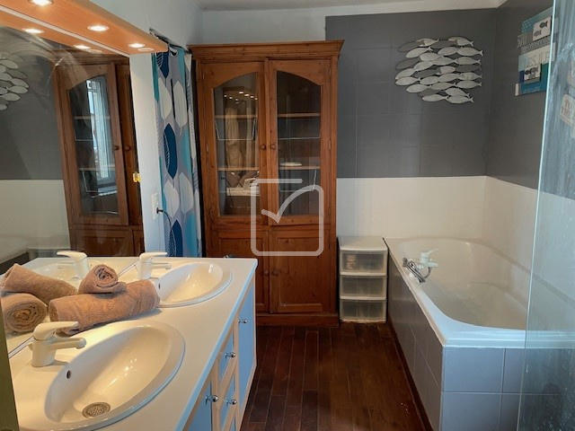 Propriété - 314 m² - 12 pièces