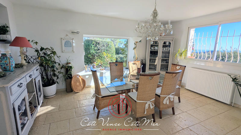 Maison - 272 m² - 9 pièces