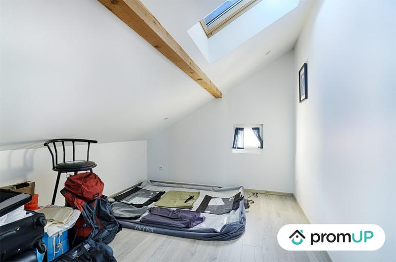 Maison - 170 m² - 9 pièces