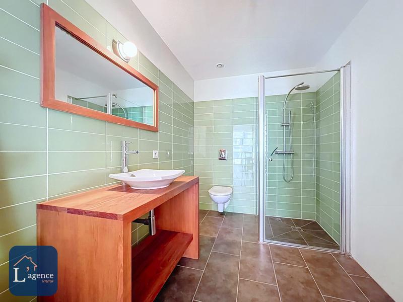 Maison contemporaine - 607 m² - 9 pièces