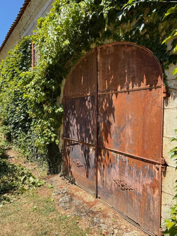 Propriété - 430 m² - 14 pièces