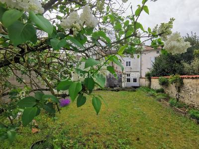 Maison de village - 110 m² - 5 pièces