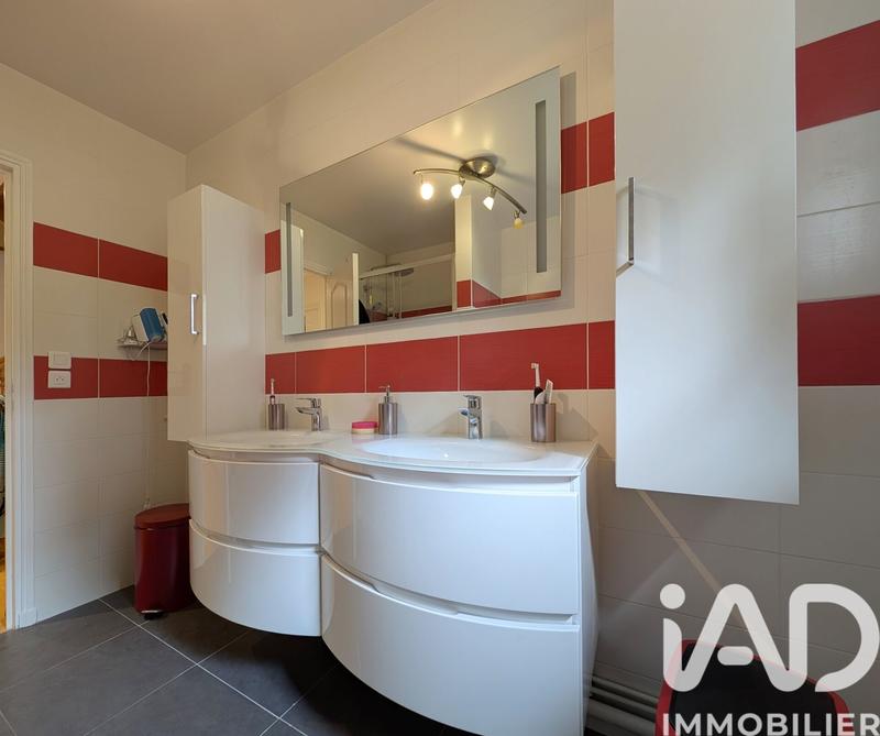 Maison - 195 m² - 9 pièces