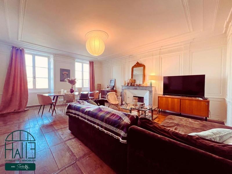 Maison - 311 m² - 9 pièces