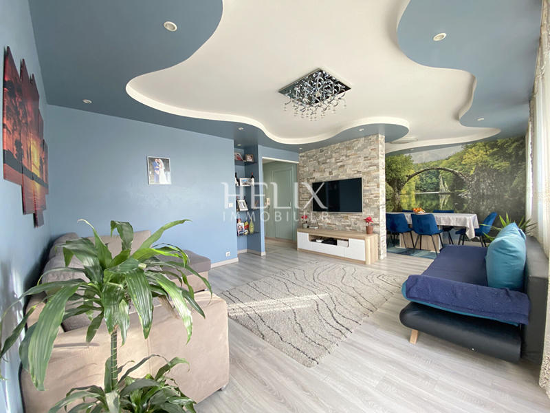 Appartement - 85 m² - 5 pièces