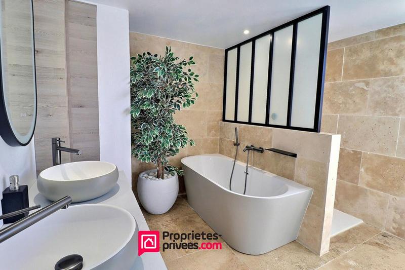 Villa - 203 m² - 6 pièces