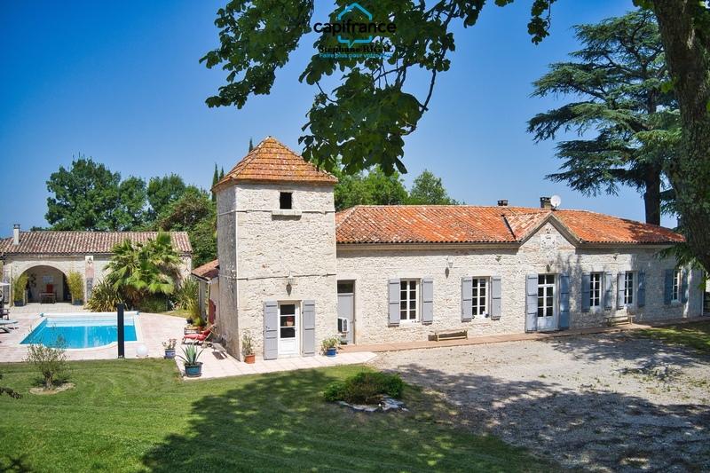 Propriété - 210 m² - 14 pièces