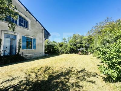 Maison - 150 m² - 3 pièces