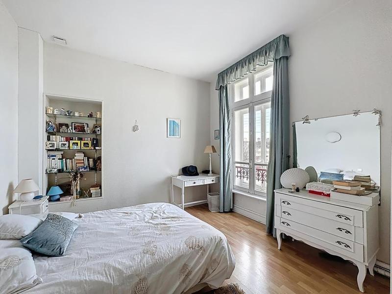 Maison en pierre - 217 m² - 11 pièces