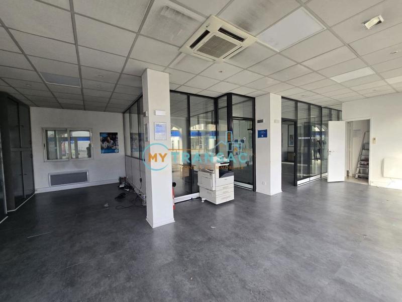 Local d'activités - 81 m²