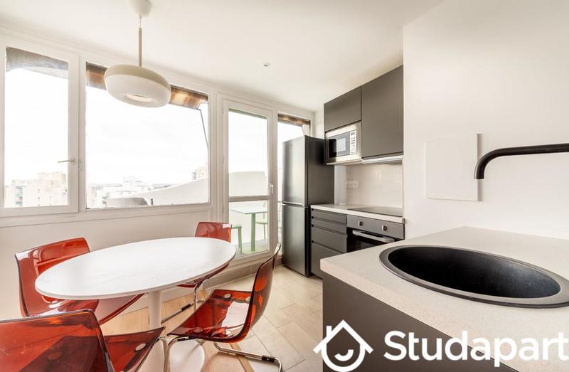 Chambre - 11 m² - 1 pièce