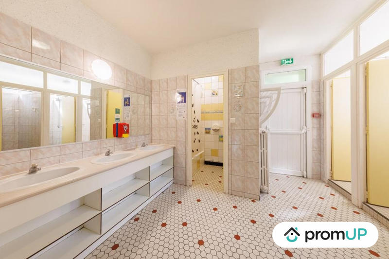 Local d'activités - 540 m² - 26 pièces