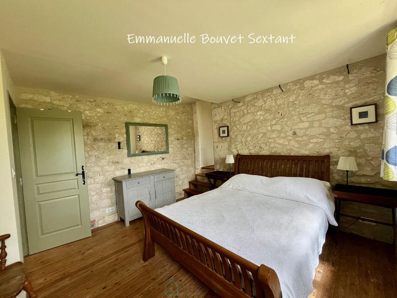 Maison - 234 m² - 8 pièces