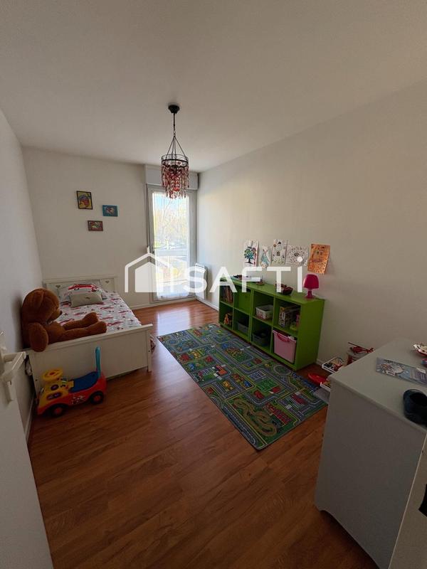 Appartement - 100 m² - 4 pièces