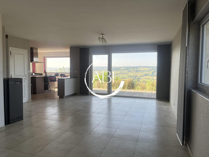 Maison - 212 m² - 7 pièces