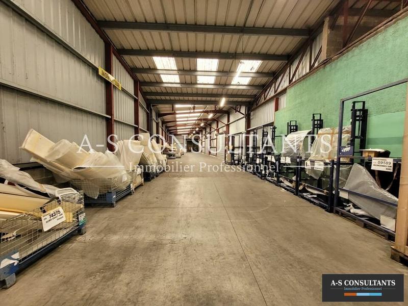Local d'activité / Entrepôt - 2 900 m²