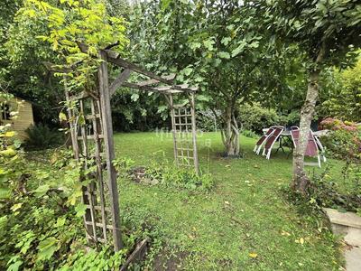 Maison - 235 m² - 6 pièces