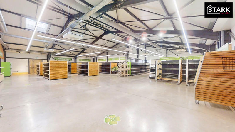 Local commercial - 436 m² - 4 pièces