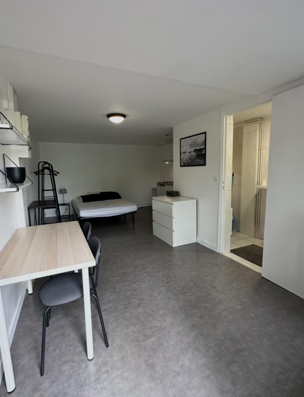 Studio - 25 m² - 1 pièce