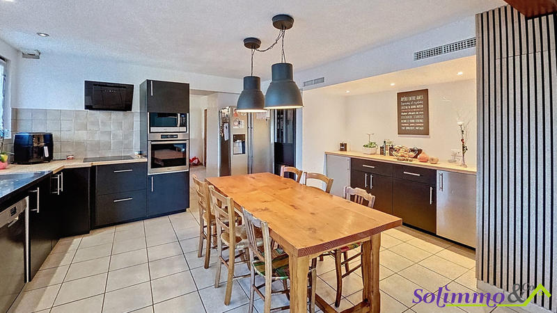 Maison - 165 m² - 7 pièces