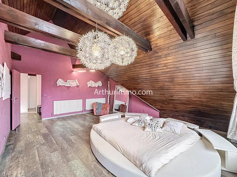 Maison - 226 m² - 8 pièces