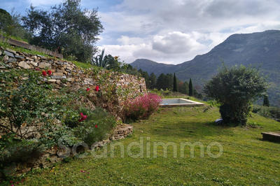 Maison - 199 m² - 5 pièces