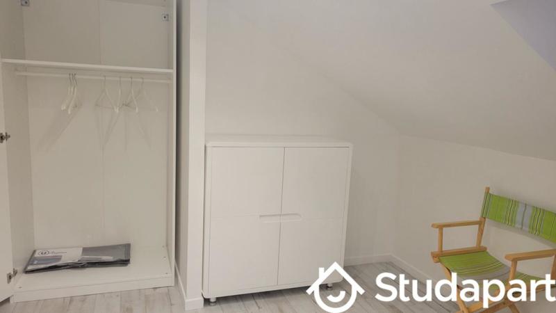 Chambre - 11 m² - 1 pièce