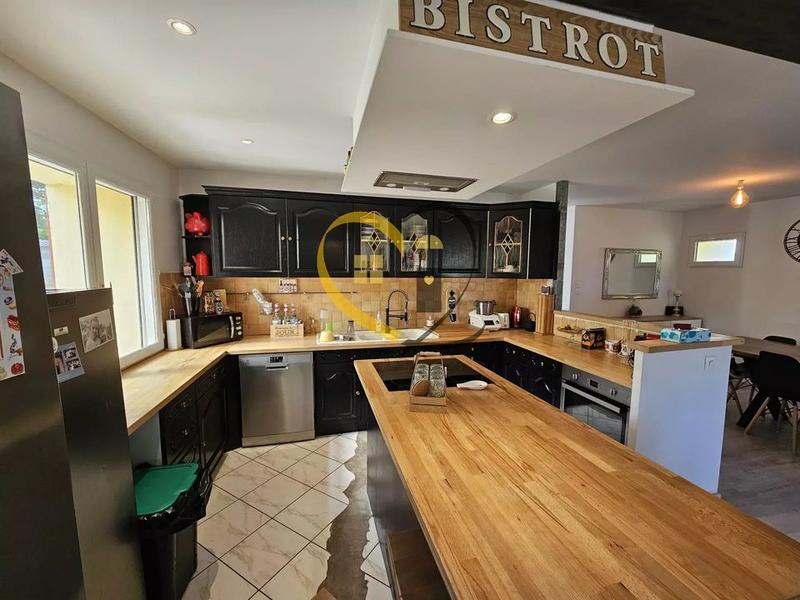 Maison - 185 m² - 6 pièces