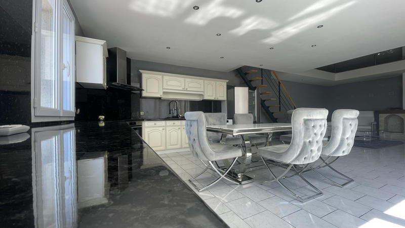 Maison - 95 m² - 4 pièces