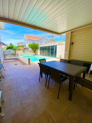 Villa - 190 m² - 8 pièces