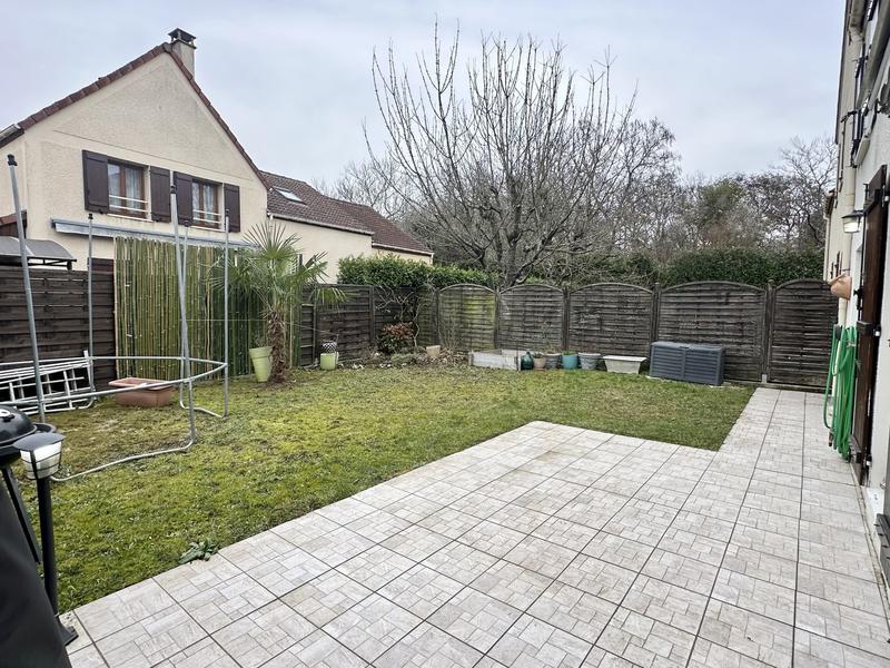 Maison traditionnelle - 111 m² - 5 pièces